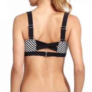 🏊‍♀️ATHLETA ‘Slash Stripe’ Bikini Top